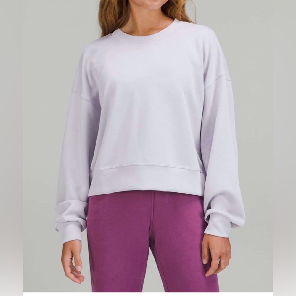 NWOT Lululemon Perfectly Oversized Cropped Crew *Softstreme
Faint Lavender